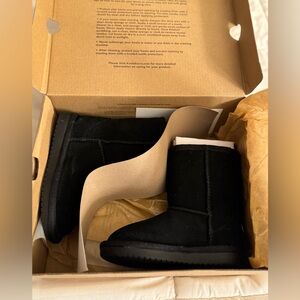 Brand New Never Worn Black Koolaburra Baby Uggs Size 7